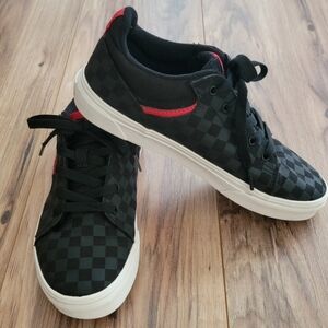 Kids VANS Red/Black Checkered Skate Shoes Size 4.5